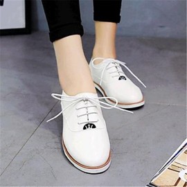 Women's Spring / Fall Comfort Leatherette Outdoor / Casual Flat Heel Lace-up Black / Blue / White